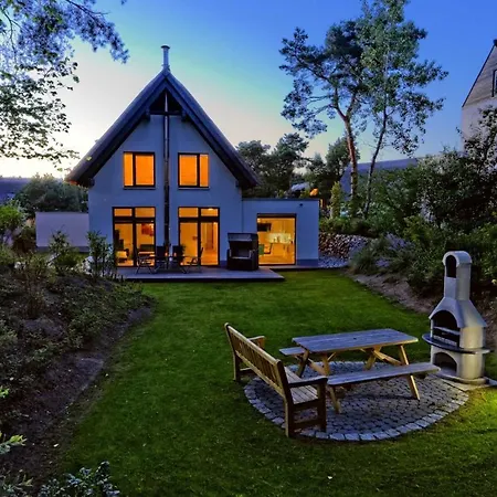 Holiday home Kapitaensweg 32 Karlshagen